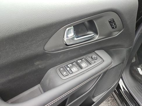 New 2026 Chrysler Pacifica Select image 30