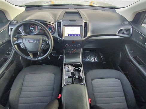Used 2020 Ford Edge SE image 18