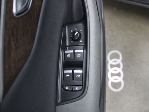 Used 2020 Audi Q8 Premium Plus AWD/4WD image 15
