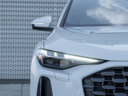 New 2025 Audi Q5 Premium Plus image 32