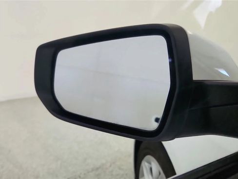 Used 2025 Chevrolet Malibu LT FWD image 24