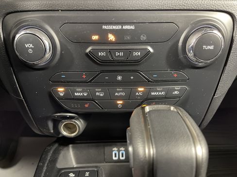 Used 2022 Ford Ranger Lariat w/ Equipment Group 501A High image 25