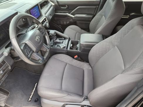 Certified 2024 Toyota Tacoma SR AWD/4WD image 11