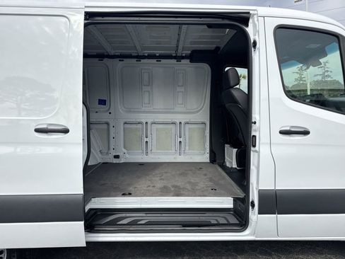 Used 2025 Mercedes-Benz Sprinter 2500 image 29