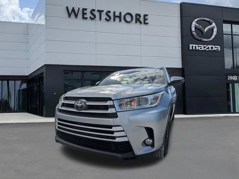 Used 2019 Toyota Highlander XLE FWD image 7