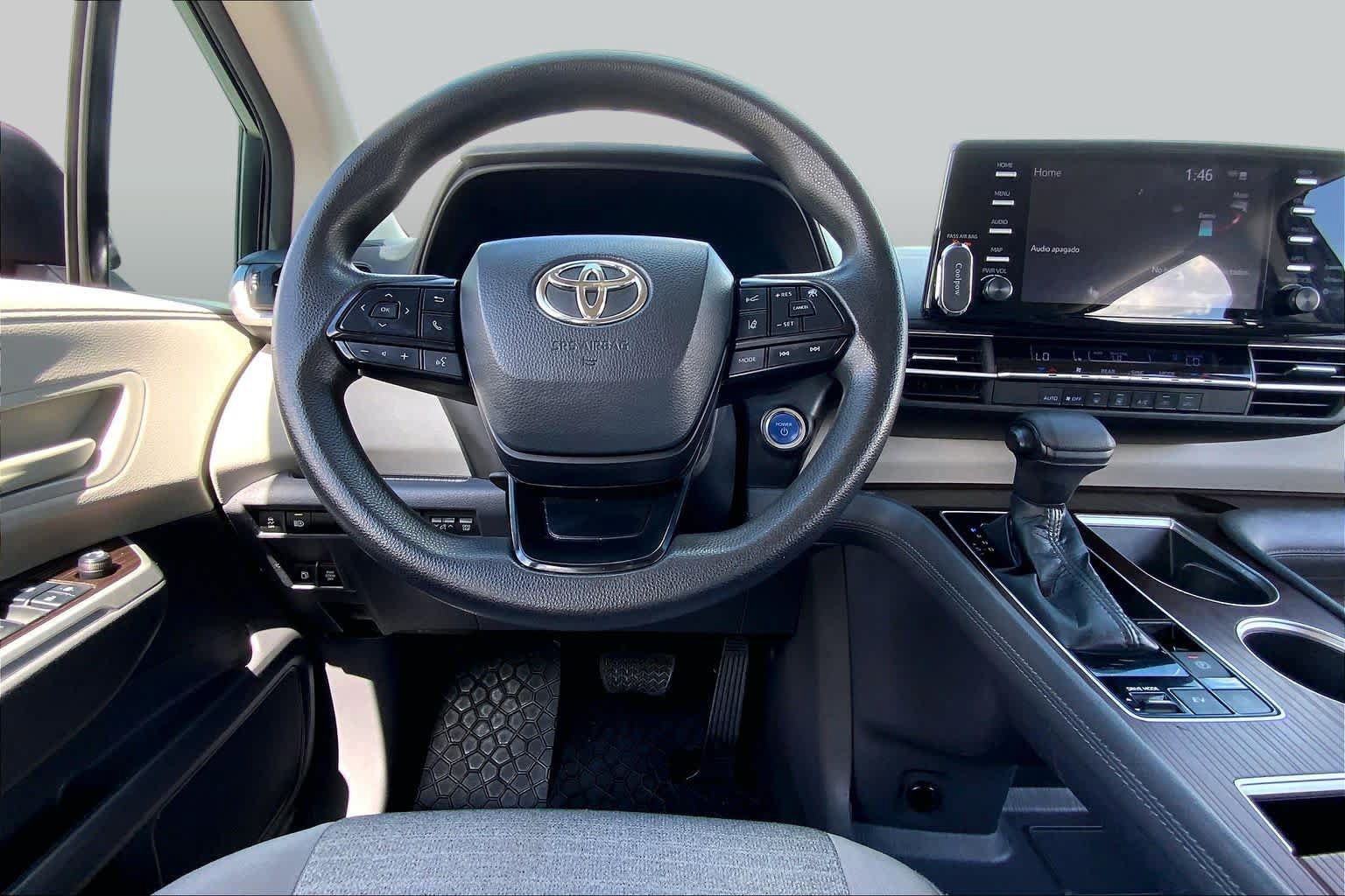 Used 2022 Toyota Sienna LE FWD image 6