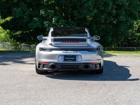 Certified 2024 Porsche 911 Carrera GTS RWD image 6
