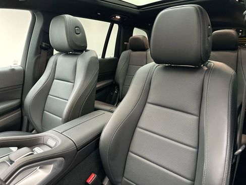 Used 2023 Mercedes-Benz GLS 450 4MATIC image 23