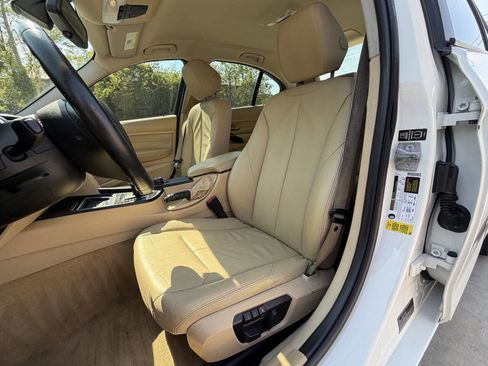 Used 2014 BMW 320i Sedan image 4