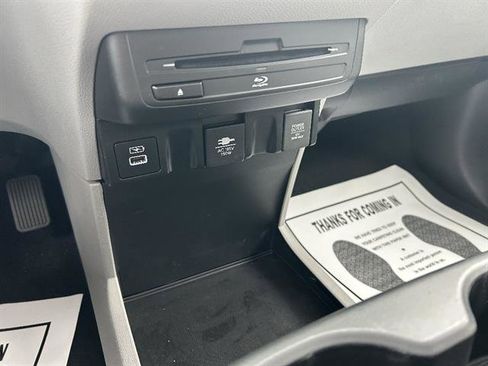 Used 2024 Honda Odyssey Elite image 25