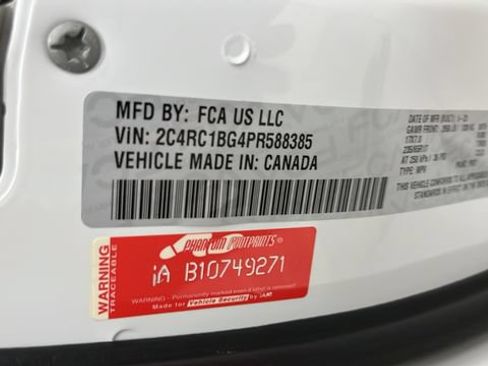 Used 2023 Chrysler Pacifica Touring-L FWD image 28