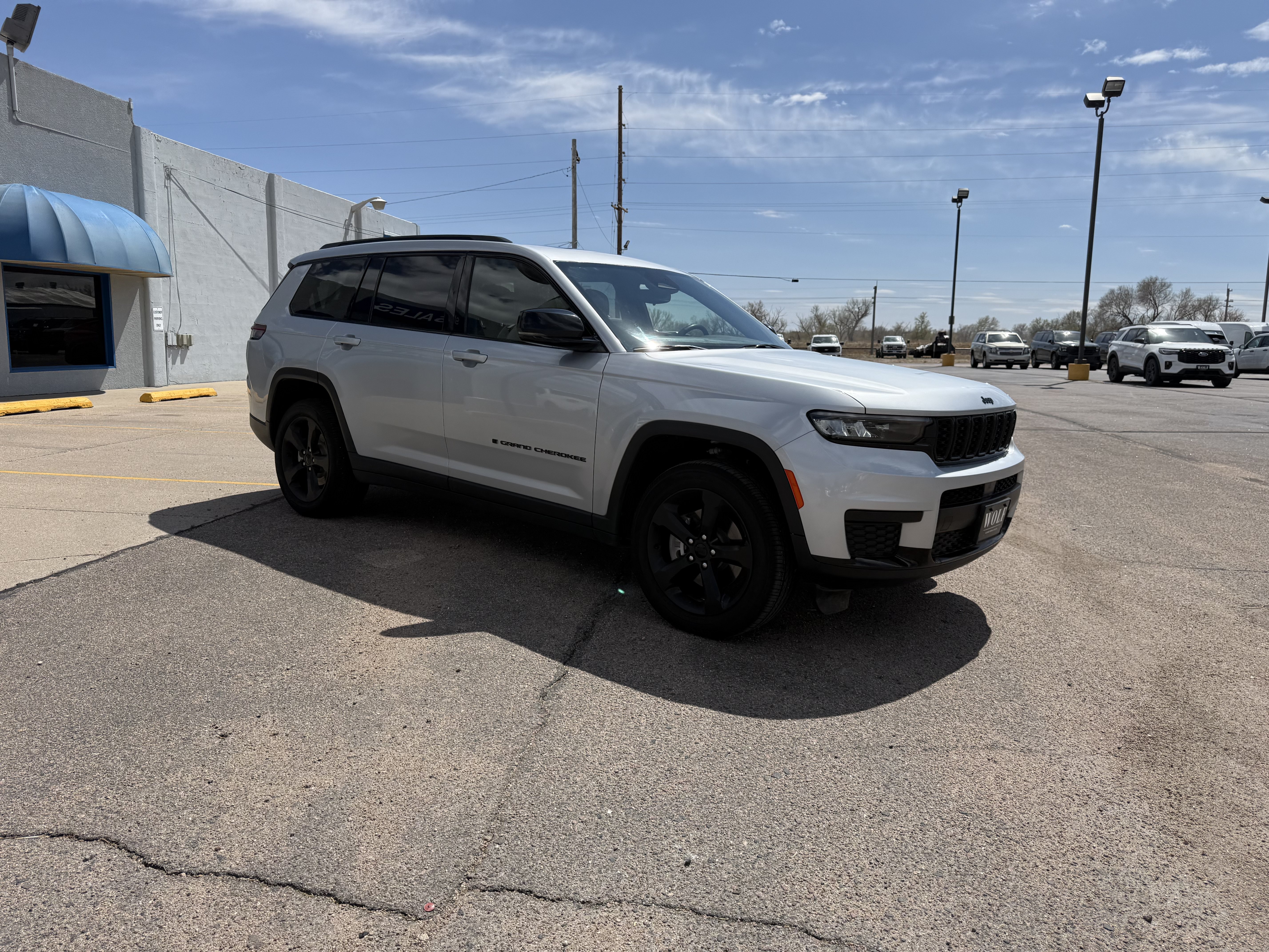Used 2023 Jeep Grand Cherokee L Laredo AWD/4WD image 4