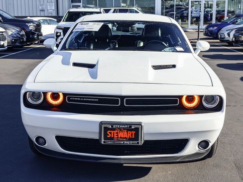 Used 2018 Dodge Challenger GT w/ Driver Convenience Group image 17