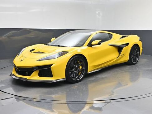 Used 2025 Chevrolet Corvette ZR1 w/ Stealth Interior Trim Package RWD image 22