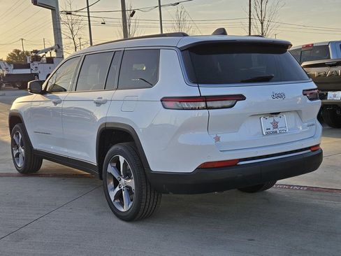 New 2026 Jeep Grand Cherokee L Limited RWD image 3