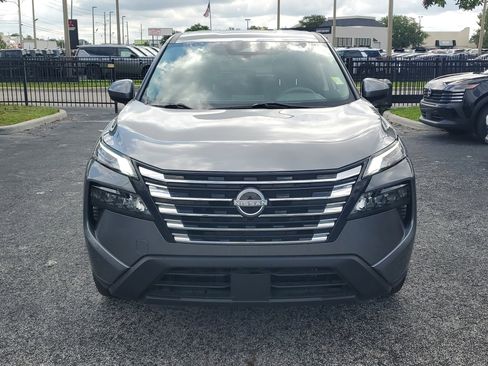 Certified 2024 Nissan Rogue SV FWD image 2