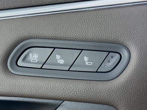 Used 2023 Cadillac Escalade ESV Sport w/ Touring Package image 21