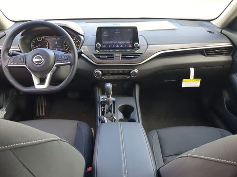 Certified 2025 Nissan Altima 2.5 SV image 14