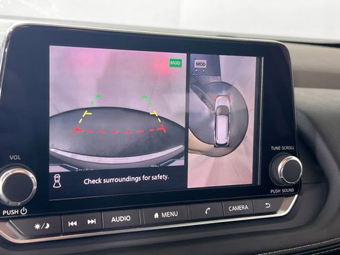 Used 2021 Nissan Rogue SV image 13