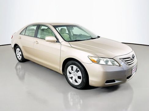 Used 2009 Toyota Camry LE FWD image 11