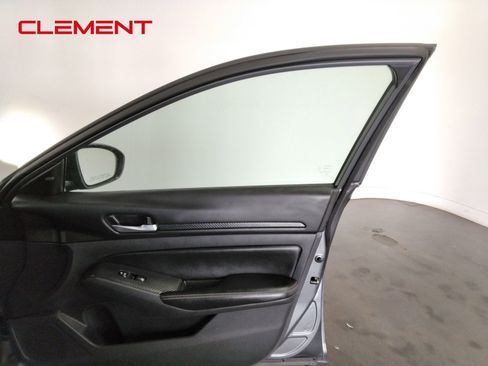 Used 2025 Nissan Altima 2.5 SV image 36