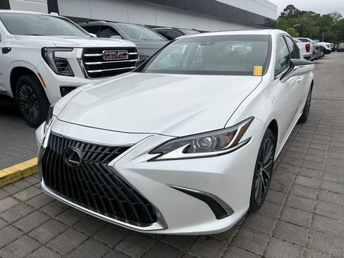 Used 2022 Lexus ES 350 w/ Premium Package FWD image 3