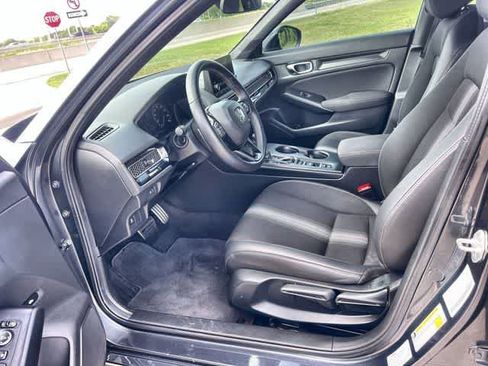 Used 2025 Honda Civic Sport image 3