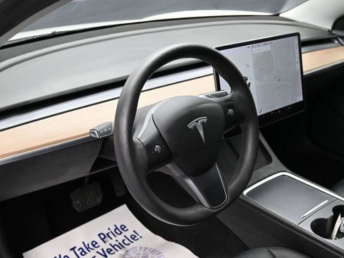 Used 2021 Tesla Model 3 Standard Range Plus image 16