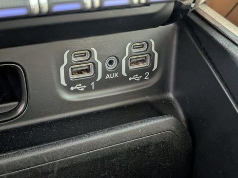 Used 2020 RAM 1500 Laramie AWD/4WD image 21
