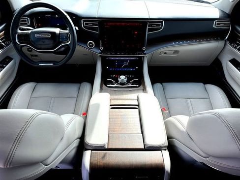 Used 2024 Jeep Grand Wagoneer Series I image 26