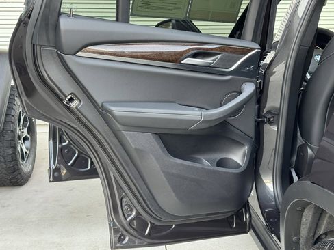 Used 2025 BMW X4 xDrive30i image 22