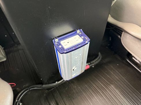 Used 2015 Chevrolet Express 2500 image 10