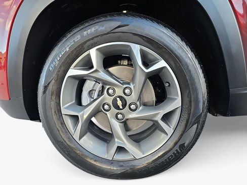 Used 2024 Chevrolet Trax LT w/ Driver Confidence Package FWD image 23