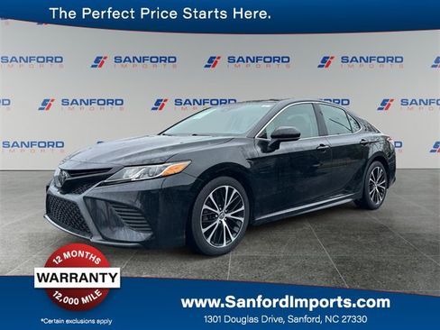 Used 2020 Toyota Camry SE image 1
