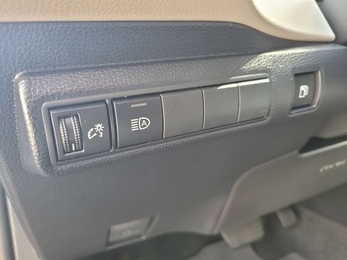 Used 2024 Toyota Corolla LE AWD/4WD image 17