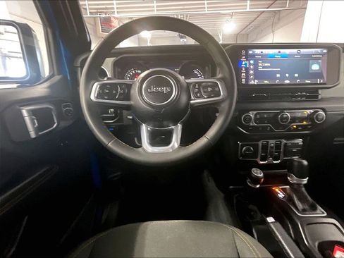Used 2024 Jeep Wrangler Unlimited Sahara w/ Safety Group AWD/4WD image 17