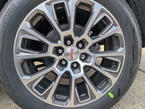 New 2026 GMC Yukon XL Denali w/ Denali Reserve Package AWD/4WD image 6
