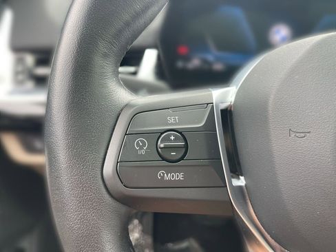 Used 2025 BMW X2 xDrive28i AWD/4WD image 9