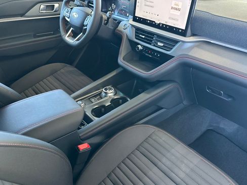 New 2026 Ford Explorer ST-Line w/ ST-Line Street Pack image 16