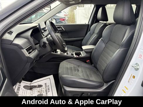 Used 2024 Mitsubishi Outlander SE image 10