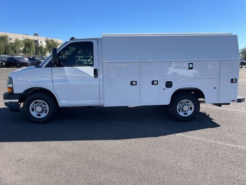 New 2025 Chevrolet Express 3500 w/ Power Convenience Package image 6