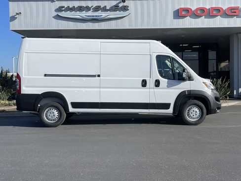New 2026 RAM ProMaster 2500 w/ Convenience Group FWD image 5