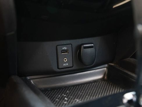 Used 2014 Nissan Rogue SV w/ SV Moonroof Package FWD image 40