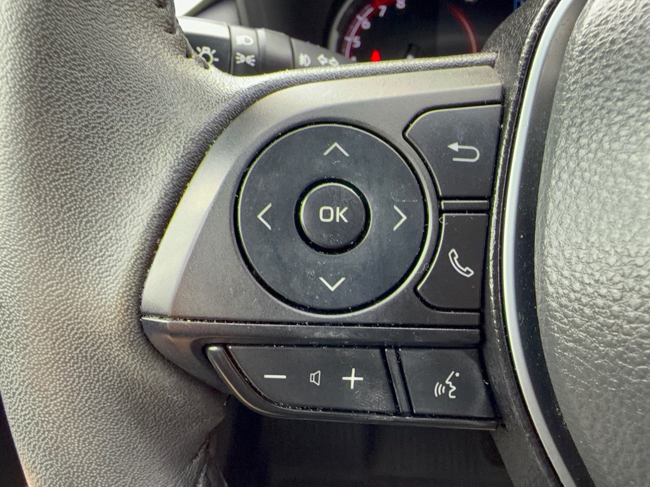 Used 2023 Toyota RAV4 XLE Premium FWD image 18