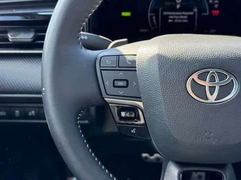 Used 2025 Toyota Camry SE w/ Convenience Package FWD image 25