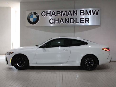 Used 2022 BMW 430i Coupe w/ M Sport Package image 3