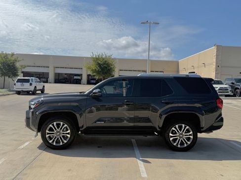 Used 2025 Toyota 4Runner Limited AWD/4WD image 7