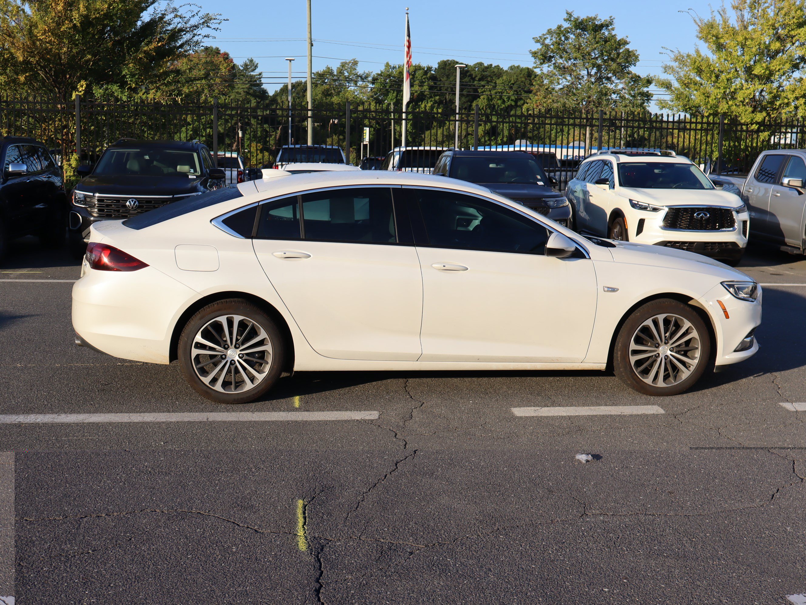 Used 2019 Buick Regal Essence w/ Driver Confidence Package I FWD image 22