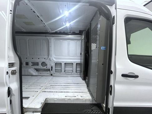 Used 2025 Ford Transit 250 148 Medium Roof RWD image 17