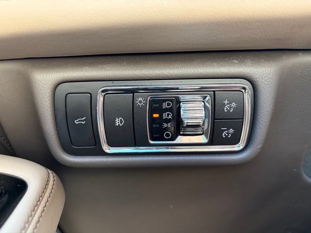 Certified 2023 Lincoln Aviator Reserve w/ Equipment Group 201A AWD/4WD image 32